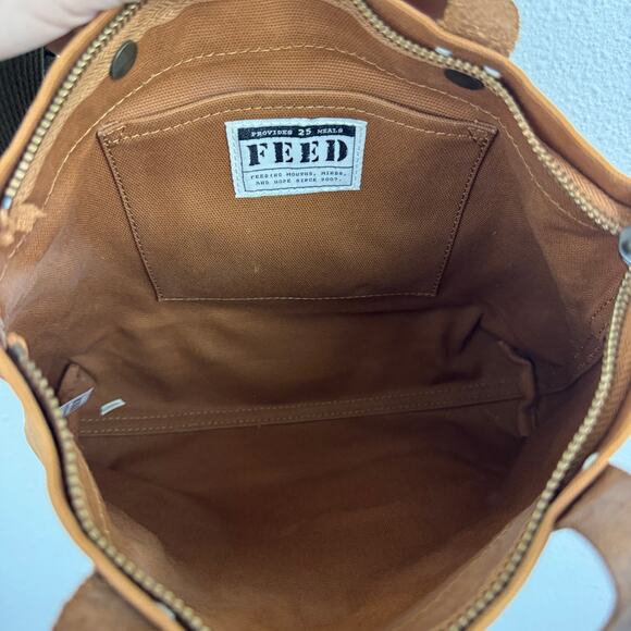 Feed Eleanor Reusable Canvas Tote Crossbody - Picture 5 of 6